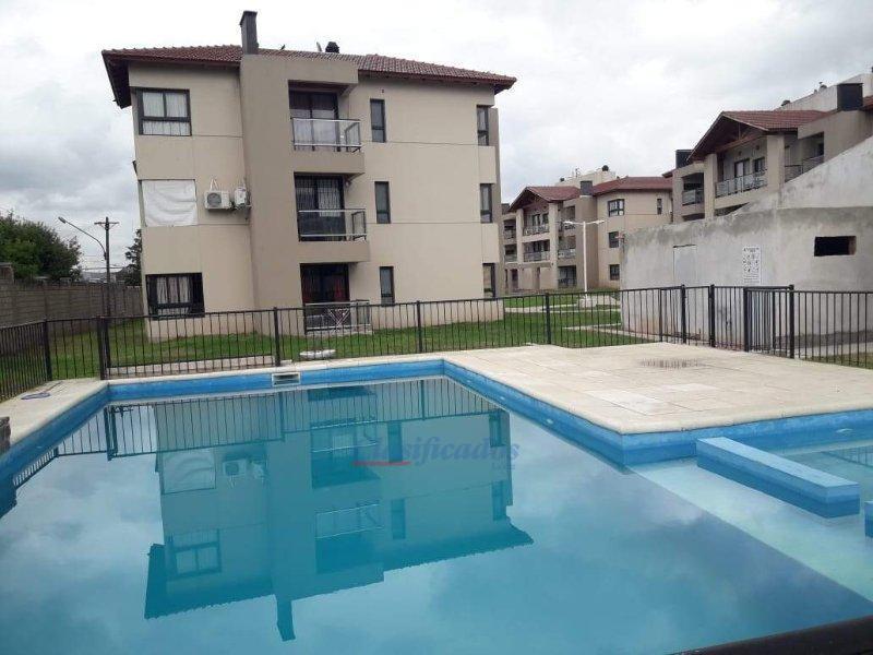 Inmobiliaria Vende Departamento en Complejo Cerrado Argüello Village