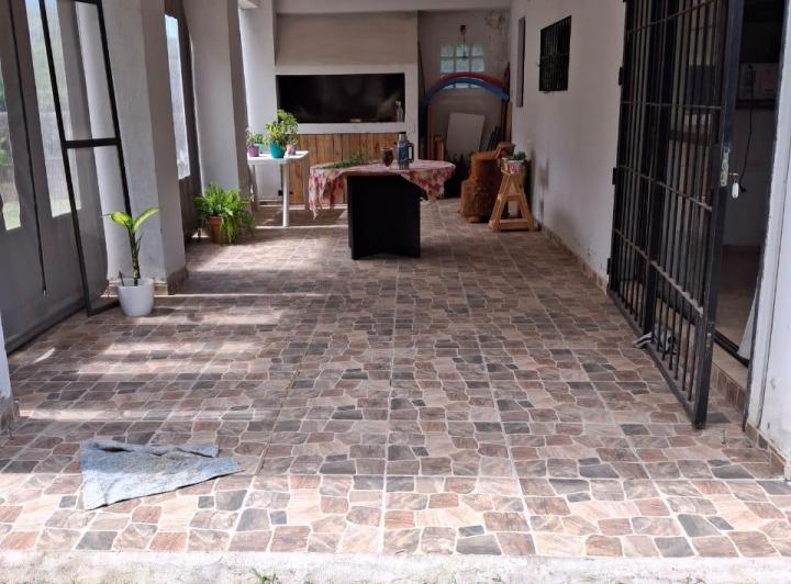 Casa 3 dorm. con pileta en El Talar – Mendiolaza   2