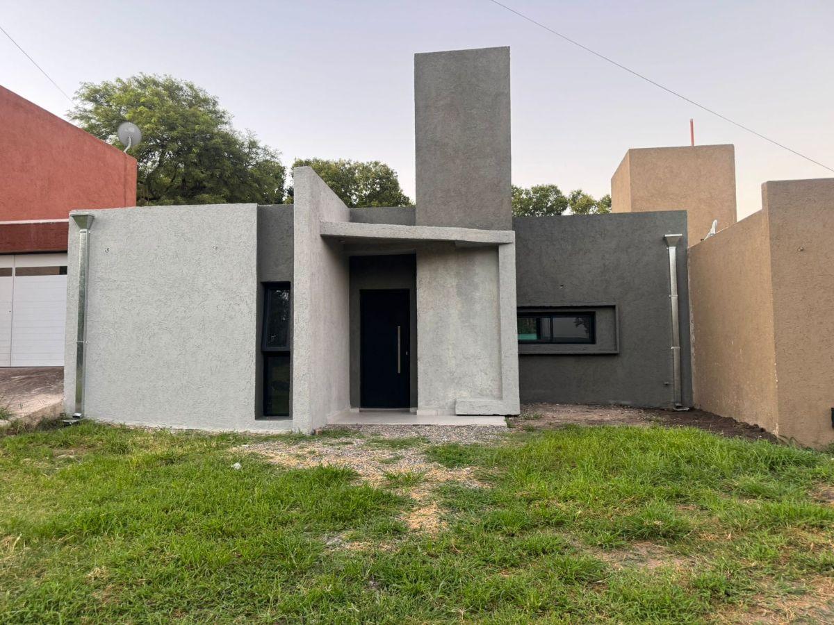 CASA A ESTRENAR EN VILLA CATALINA – 2 DORMITORIOS – ESCRITURA