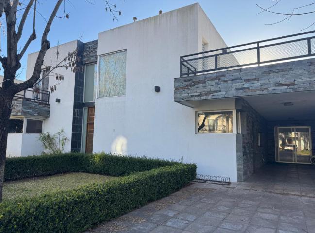 Casa en Barrio Santa Ana 2
