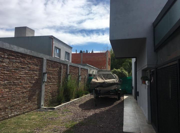 Casa en Alquiler en  Francisco Alvarez - Moreno 5