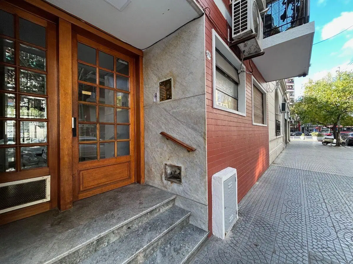 Departamento en alquiler 3 ambientes con balcón Paternal 2