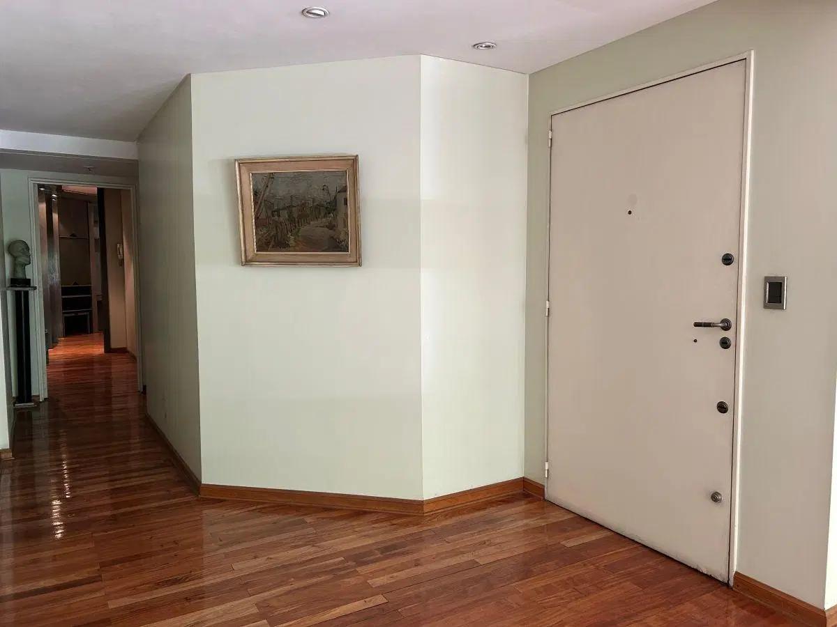 Piso de 5 Ambientes con Dependencia baulera y cochera fija 3
