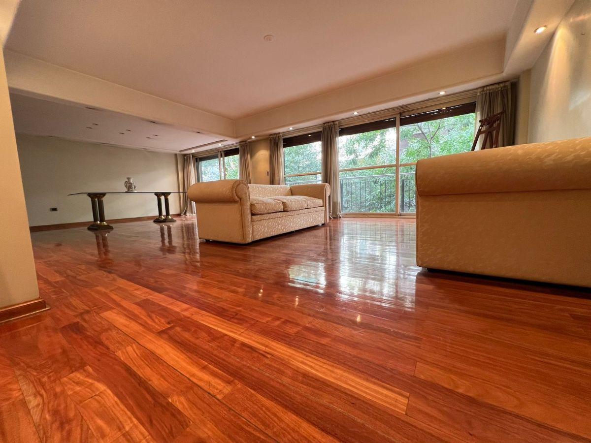 Foto de Venta Piso 197 m2 totales. 5 Ambientes con dependencia baulera y, imagen 2