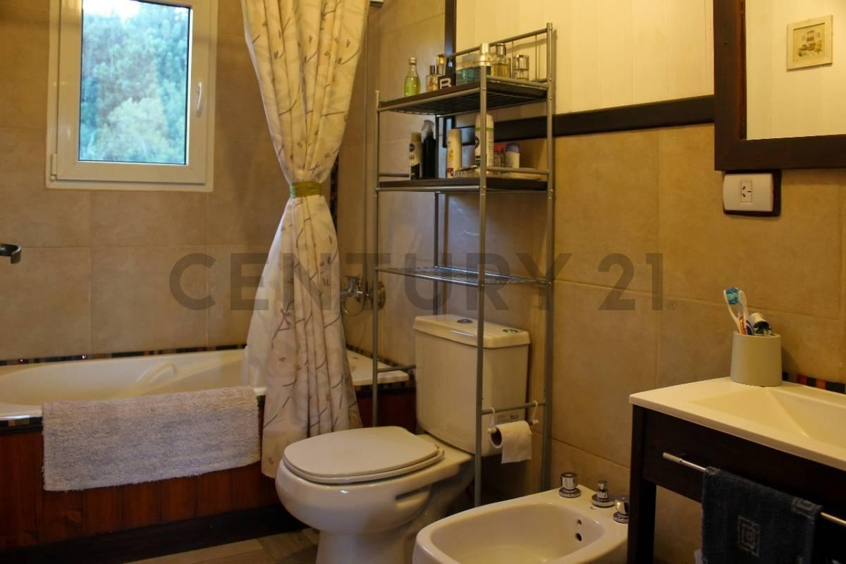 Dos Casas Venta San Martin de Los Andes. Apto Para 5 PH 2