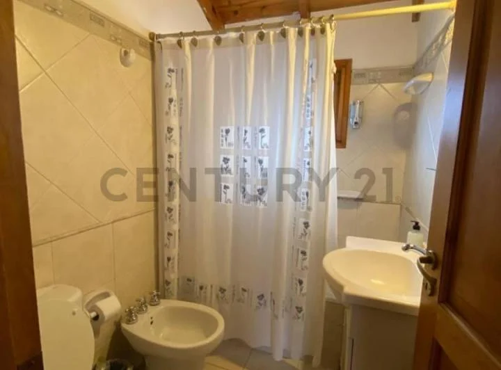 VENTA CASA SAN MARTIN DE LOS ANDES. CASCO CENTRICO 3