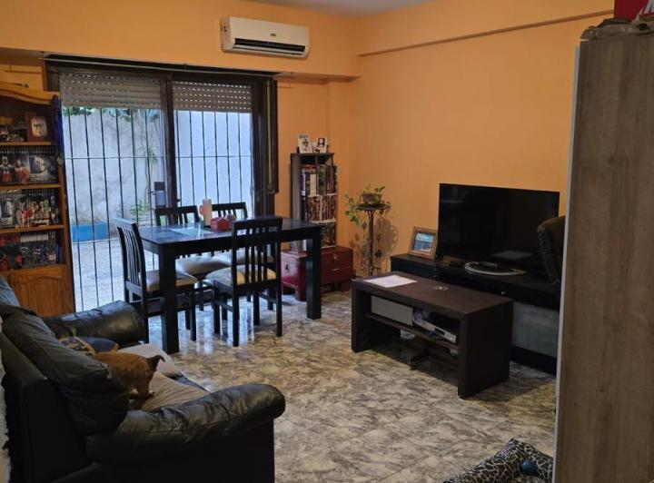 Monoambiente con gran patio y cocina separada 1