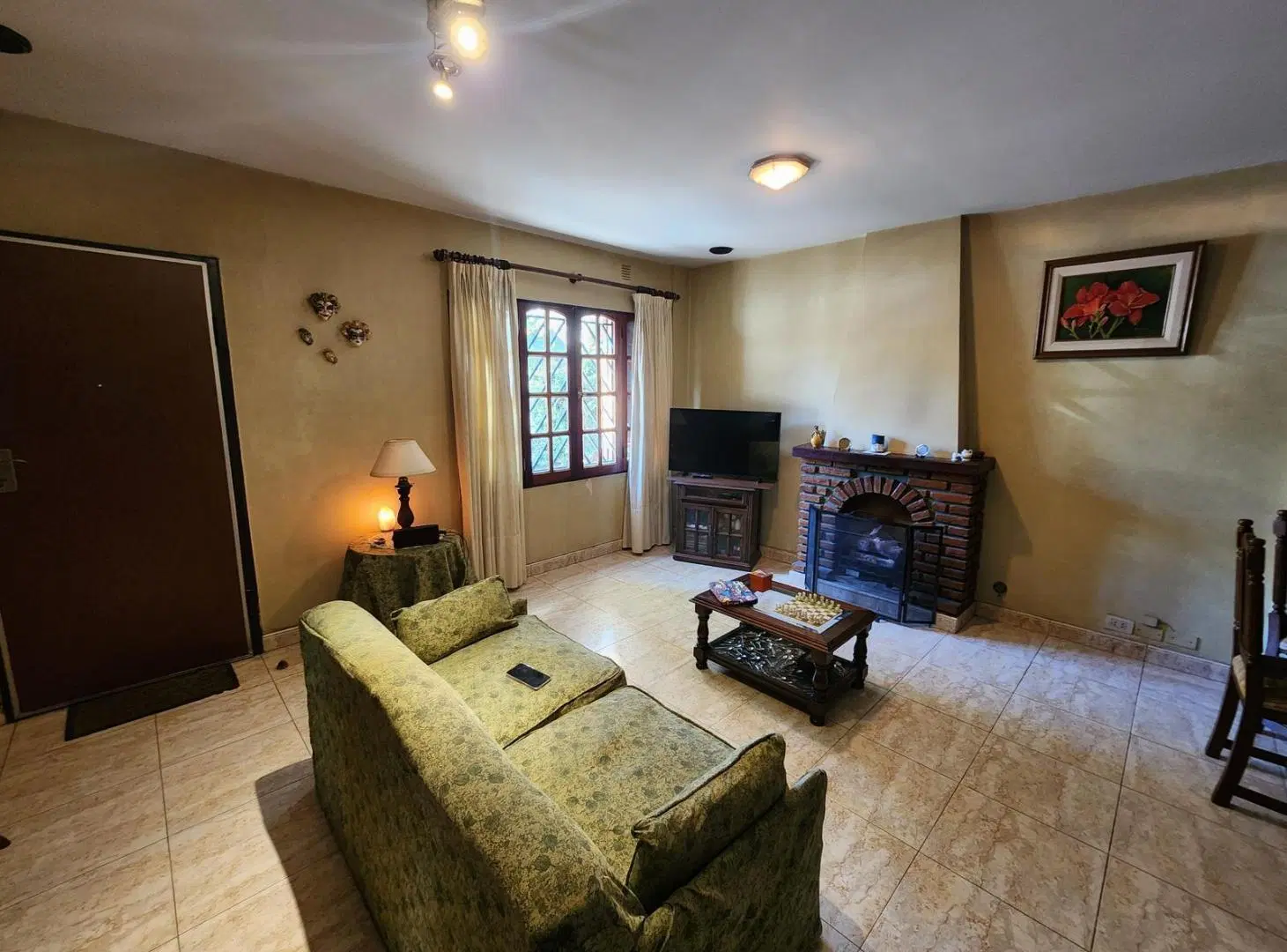 Casa 5 ambientes con garaje y terraza en Villa Pueyrredon 2