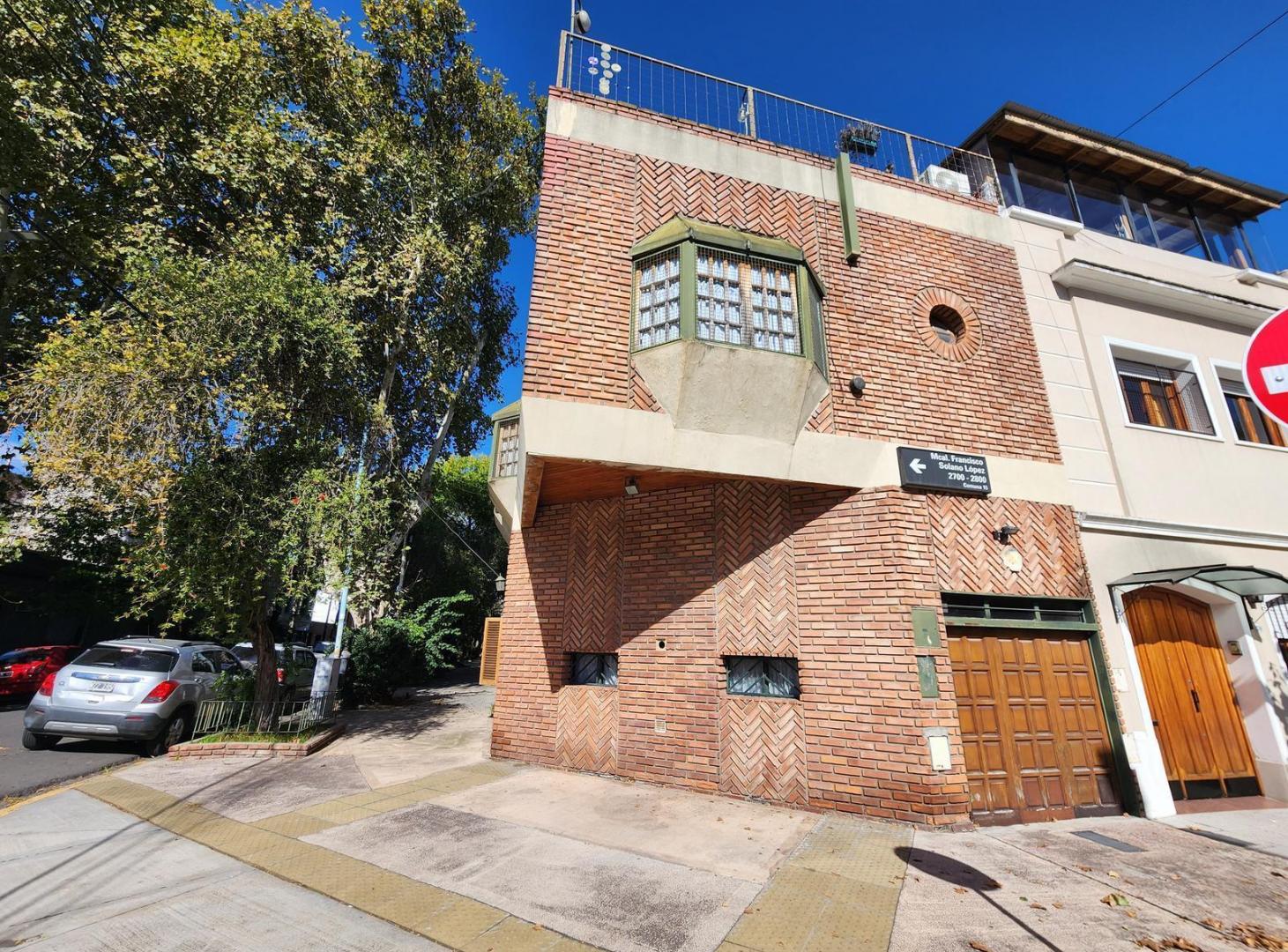 Casa 5 ambientes con garaje y terraza en Villa Pueyrredon
