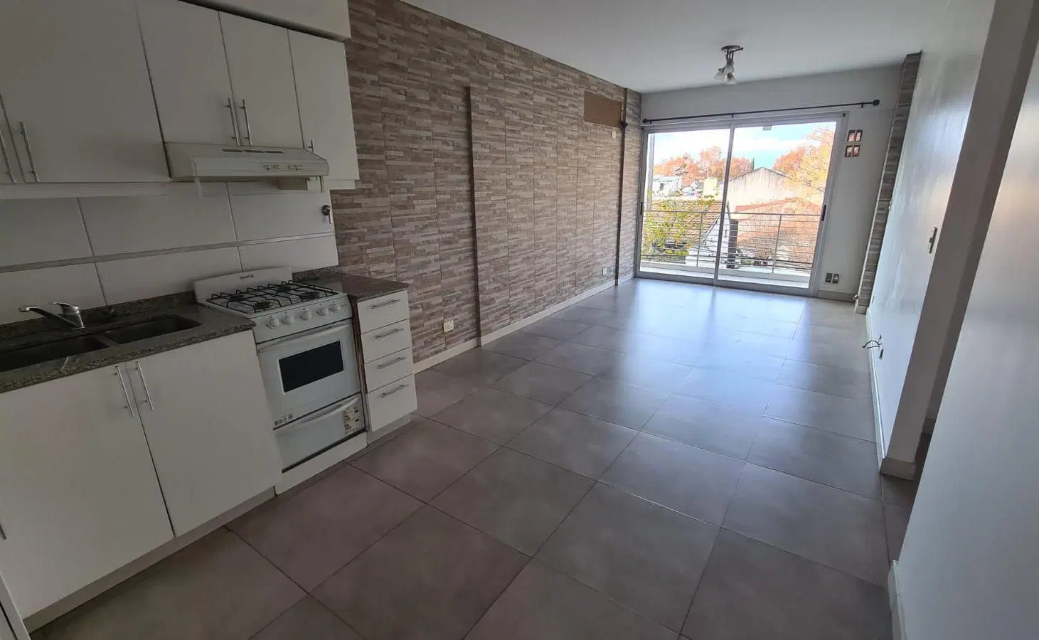 Departamento 3 ambientes con cochera en Ballester Centro 4