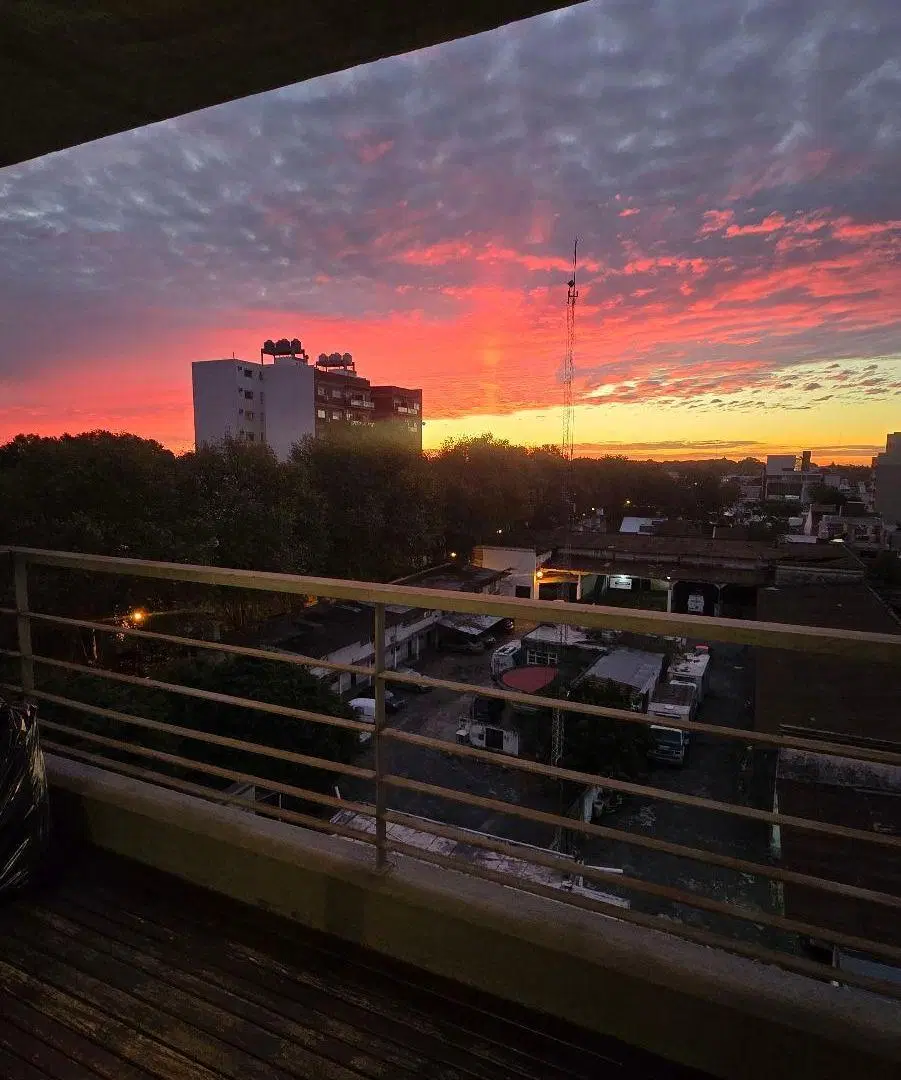 Monoambiente con balcon en edificio con Pileta y SUM 4