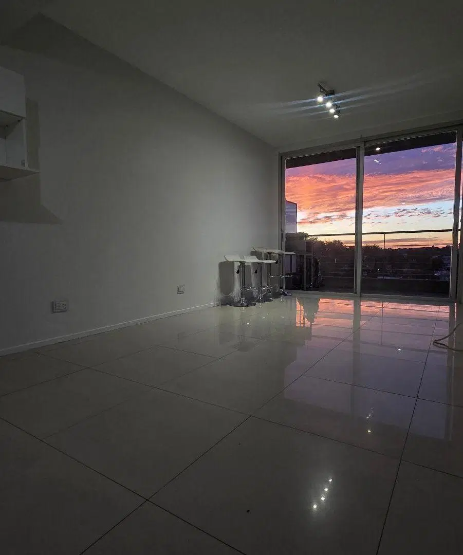 Monoambiente con balcon en edificio con Pileta y SUM 2