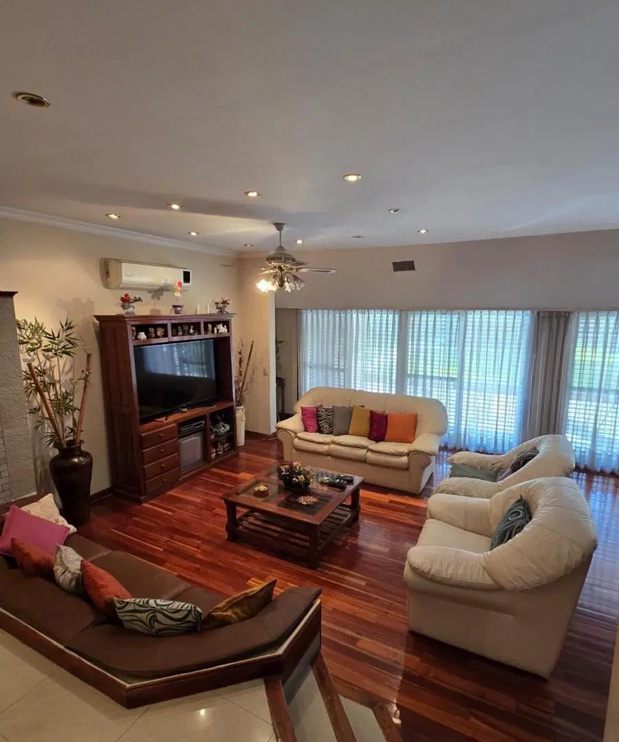 Enorme casa 6 ambientes con gran quincho y pileta sobre terreno de 750 m2 en Villa Ballester 4