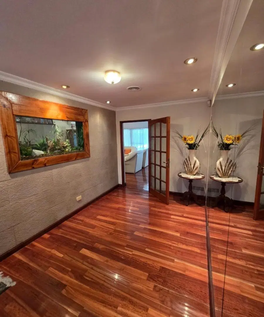 Enorme casa 6 ambientes con gran quincho y pileta sobre terreno de 750 m2 en Villa Ballester 1