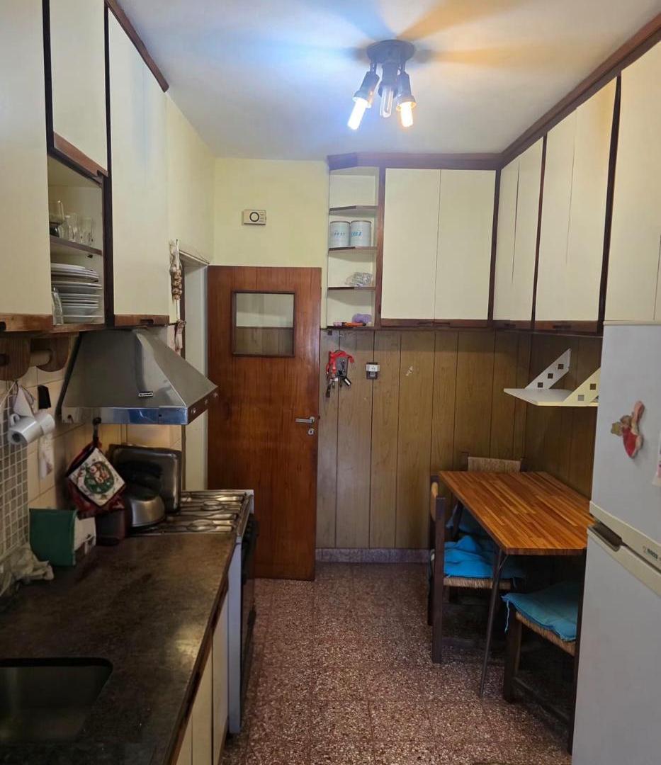 Foto de Casa 4 ambientes con Garaje y Fondo Libre con Parrilla en Ballester, imagen 3