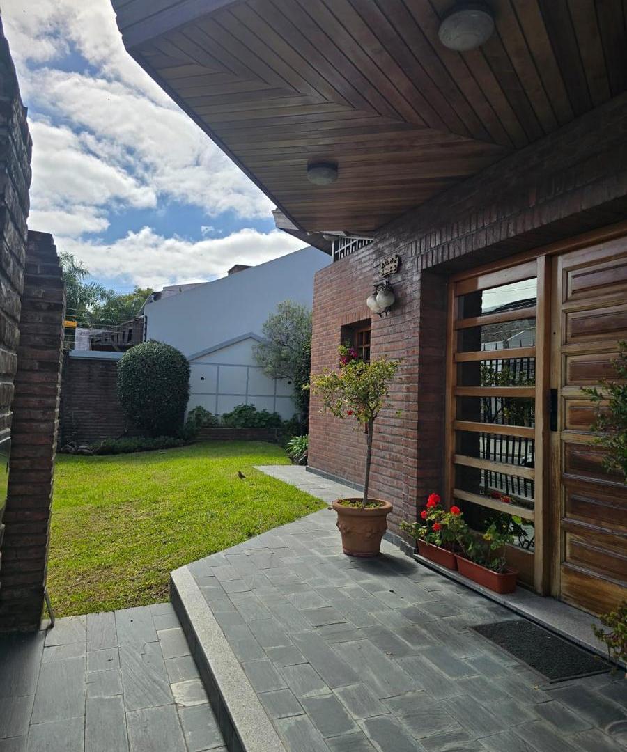 Foto de Impecable chalet 6 ambientes con detalles de categoría en Zona, imagen 2