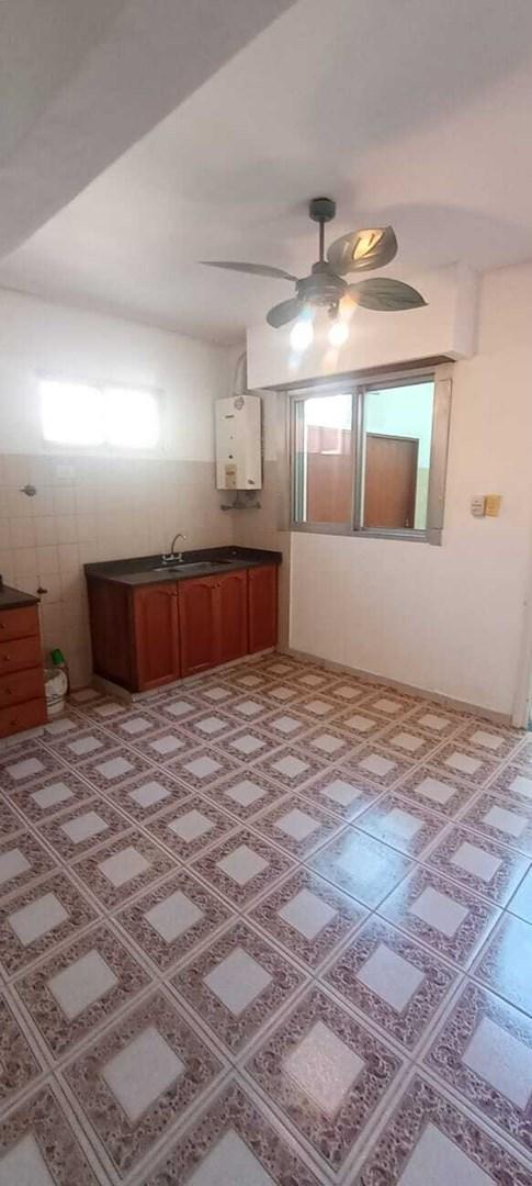 Foto de Departamento PH en Alquiler en Avellaneda, G.B.A. Zona Sur, Argentina, imagen 1