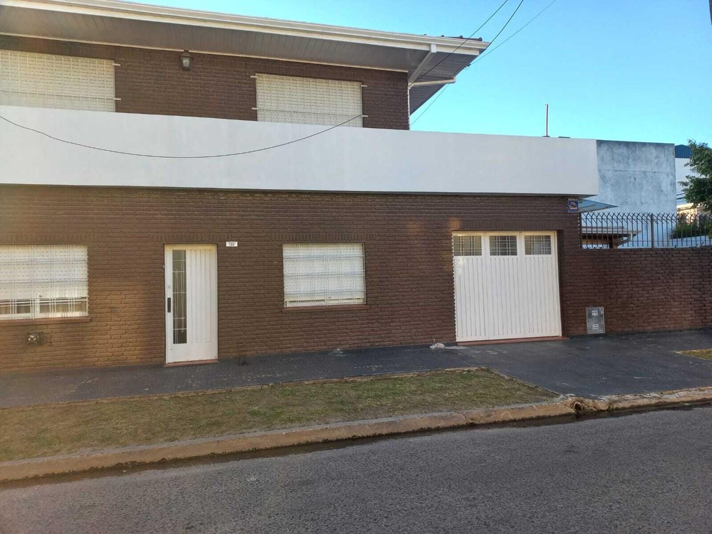 Foto de Casa Chalet en Venta en Sarandí, Avellaneda, G.B.A. Zona Sur, imagen 1