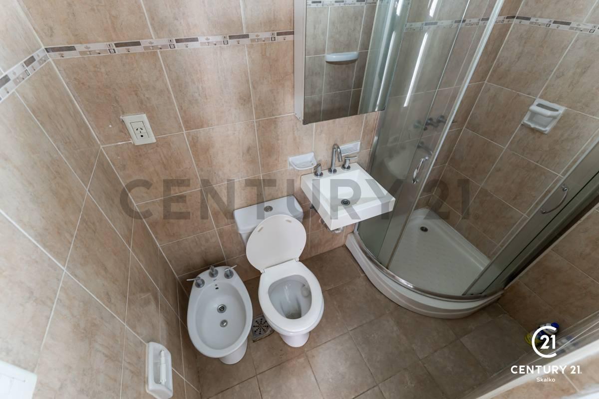 Venta Departamento Tres Dorm. Patio Zona Río 5