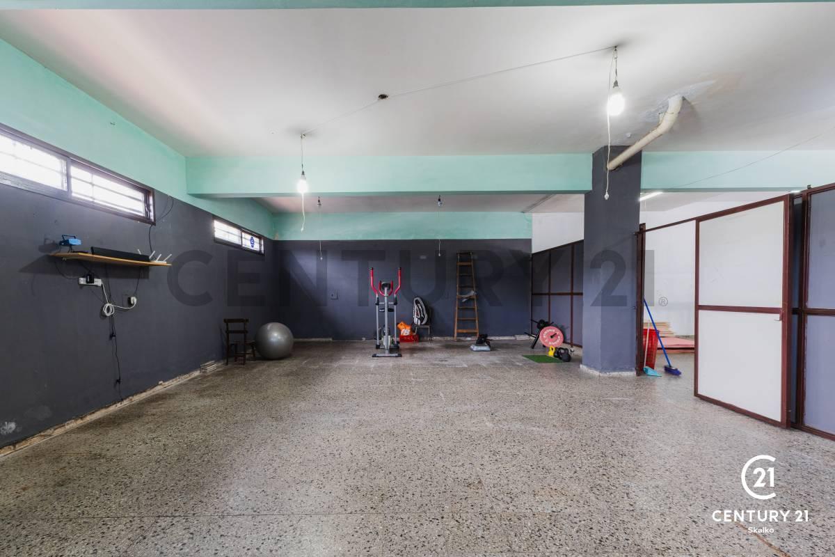 Venta Casa con Depósito Apto Industria 4