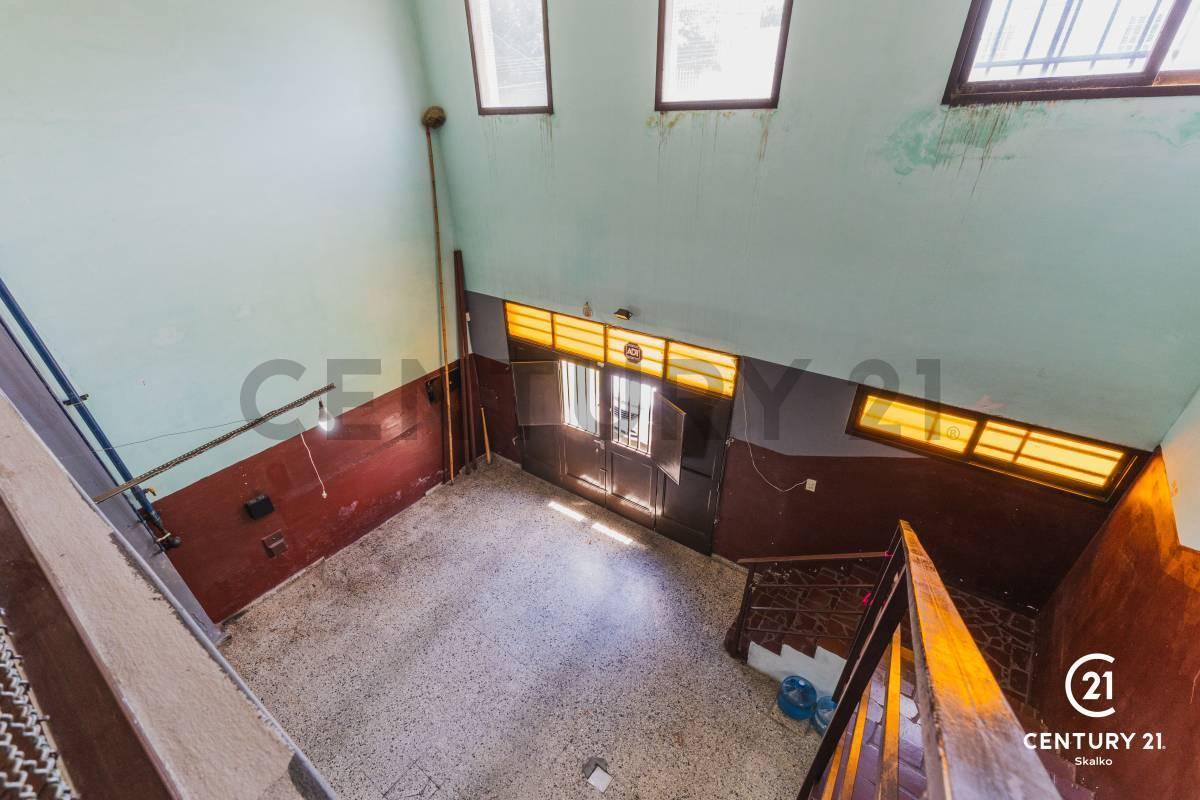 Venta Casa con Depósito Apto Industria 3