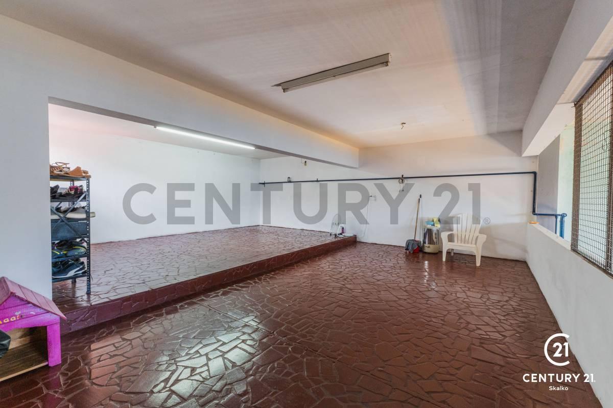 Venta Casa con Depósito Apto Industria 1