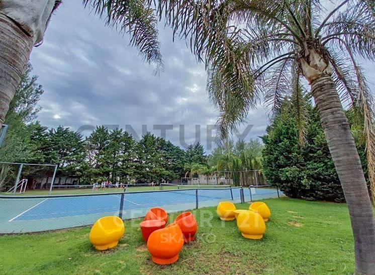 lote en Barrio Cerrado Sol Paraná, Pueblo Esther LOTE EN BARRIO CERRADO SOL PARANÁ, PUEBLO ESTHER Lote N° 22 . Con una superficie de 616 m2 19 metros de Frente x 32,4 metros de Fondo. Barrio con Red Eléctrica subterránea,fibra óptica, conexión de Gas y Cloacas.El presente Barrio incluye Club House y Piscina,áreas verdes de esparcimiento, áreas de circulación y superficies destinadas a la práctica deportiva, juegos infantiles, cancha de futbol y tenis sintético, cancha de golf de 6 hoyos, gimnasio, SUM y parrillero. -Seguridad las 24 hs. Ubicado en Pueblo Esther, sobre la ruta A012, a 2 km de la autopista Rosario - Bs As. A 20 minutos del centro de la ciudad de Rosario, con accesibilidad desde autopista y desde la ruta 9. Leer descripción completa ¿Cómo evitar fraudes inmobiliarios? 1