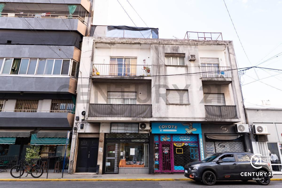 Venta Departamento Tres Dorm. con Balcón Centro 4