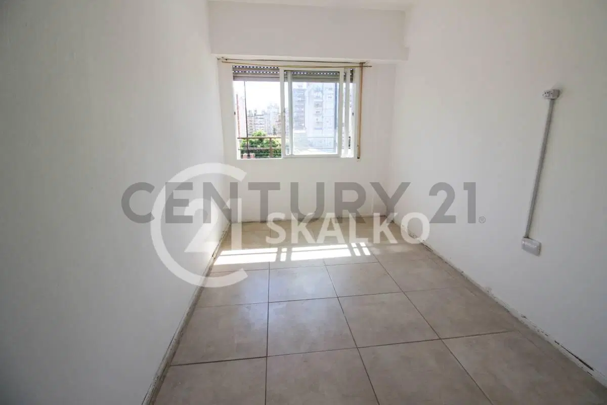 VENTA DEPARTAMENTO 2 DORMITORIOS, BALCON AL FRENTE, BARRIO MARTIN ROSARIO 3
