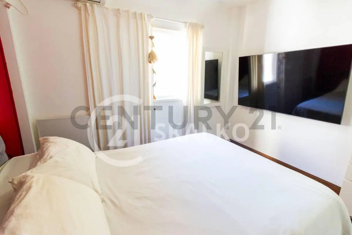 VENTA DEPARTAMENTO UN DORMITORIO, BALCÓN AL FRENTE, BARRIO MARTIN, ROSARIO 3