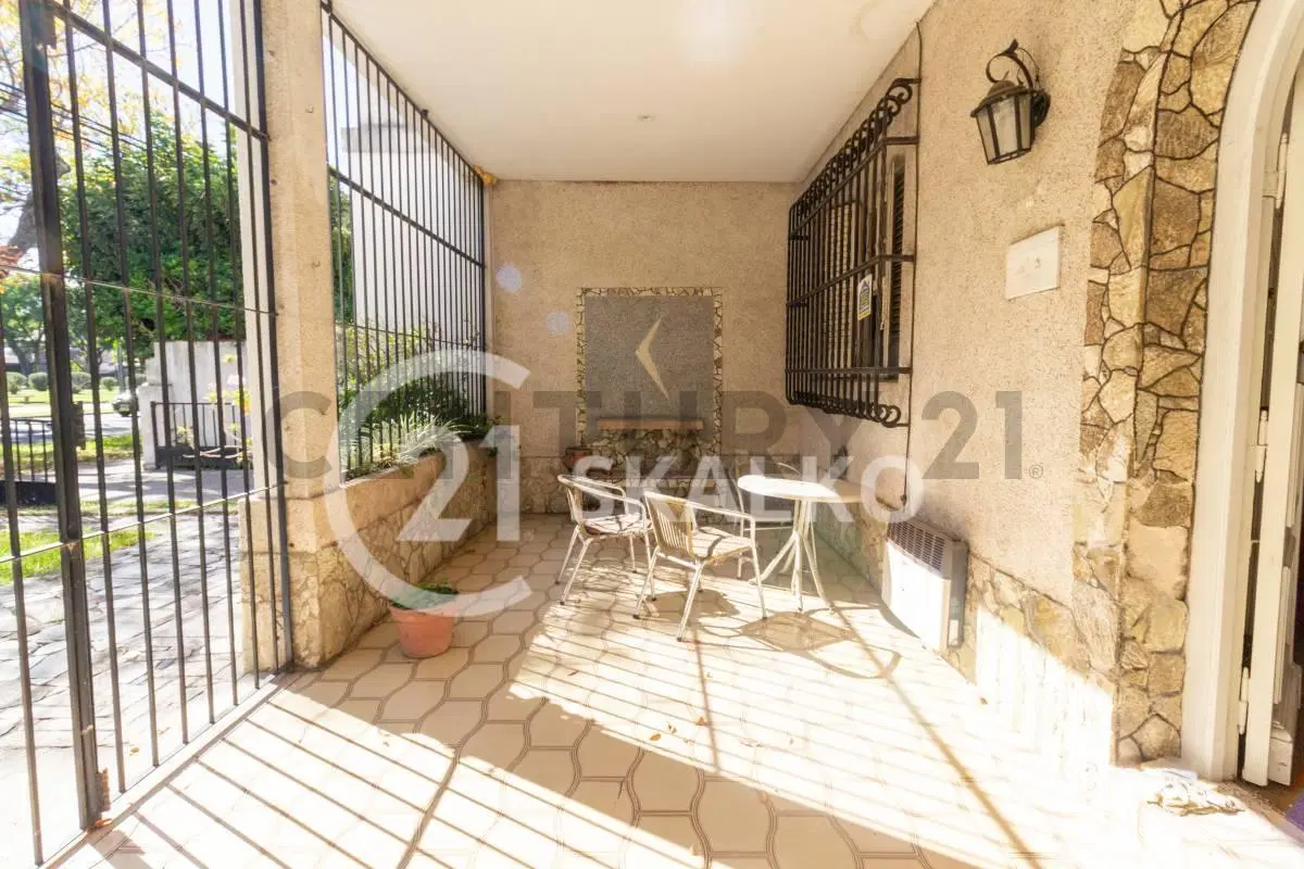 VENTA CASA 4 DORMITORIOS, 3 BAÑOS, PILETA, JARDIN, QUINCHO, BARRIO ROQUE SAENZ PEÑA, ROSARIO 4