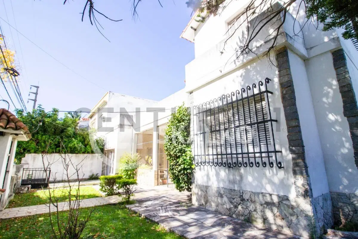 VENTA CASA 4 DORMITORIOS, 3 BAÑOS, PILETA, JARDIN, QUINCHO, BARRIO ROQUE SAENZ PEÑA, ROSARIO 3
