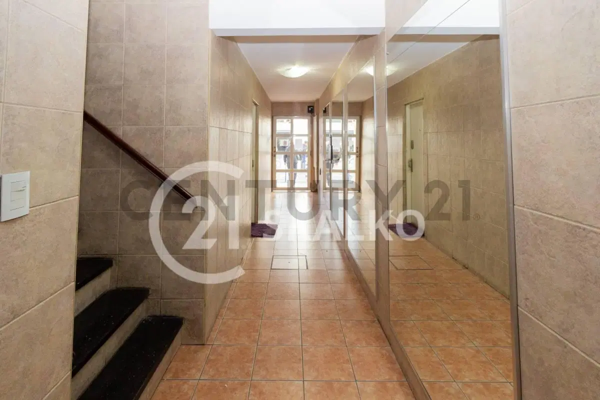 Venta Departamento dos Dormitorios, Zona Centro, Rosario 3