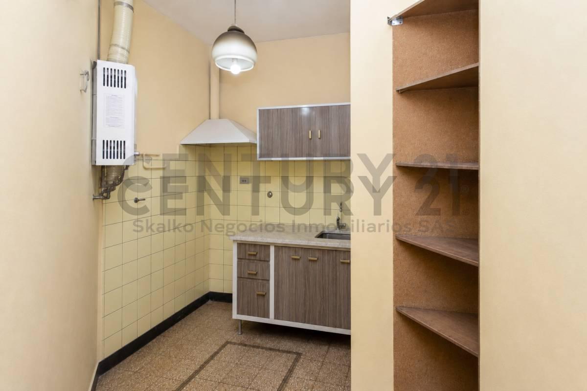 Foto de VENTA CASA DOS DORMITORIOS, TERRAZA, BARRIO LUIS AGOTE, ROSARIO, imagen 3