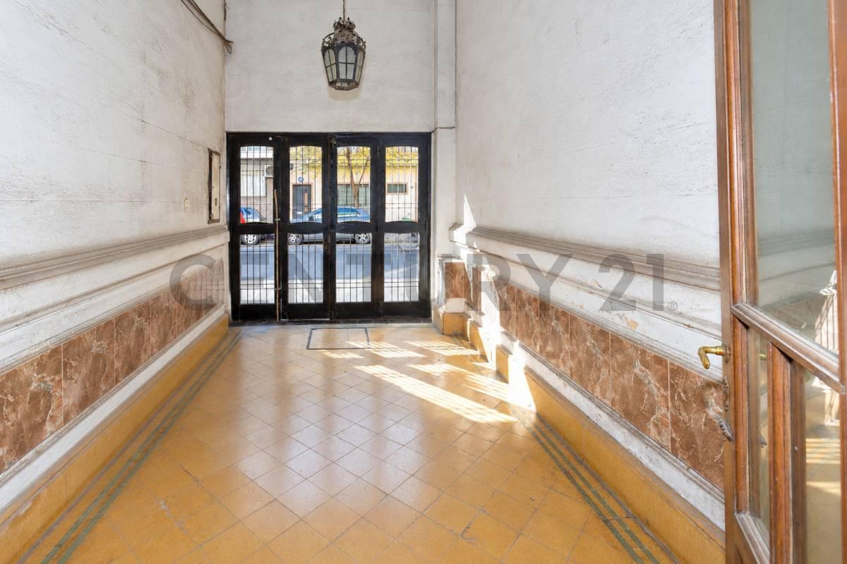 Foto de VENTA CASA PLANTA BAJA A RECICLAR, BARRIO MARTIN, ROSARIO, imagen 2