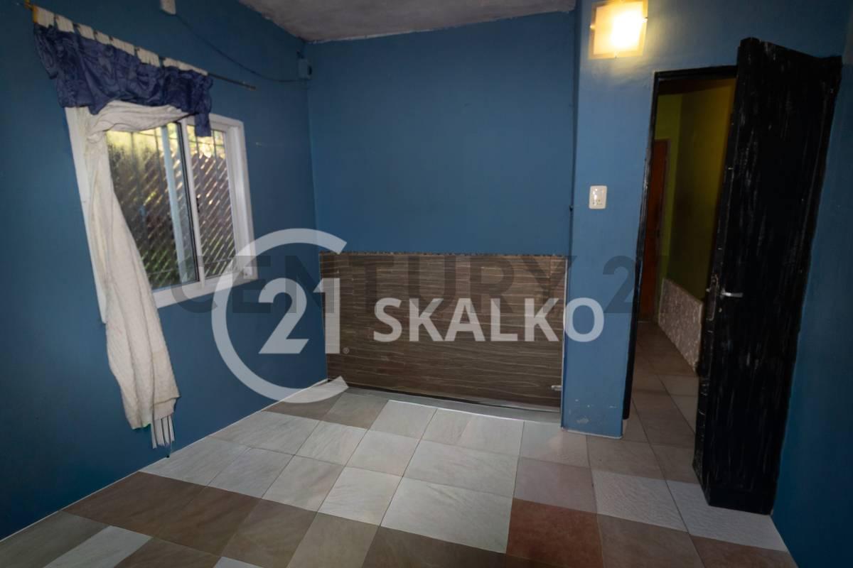 Foto de VENTA CASA 4 DORMITORIOS CON PATIO EN FUNES R, imagen 4