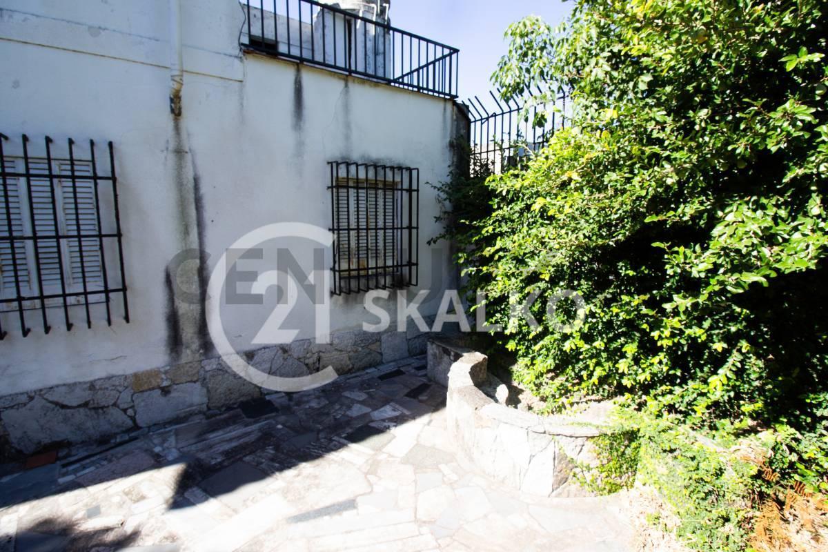Foto de VENTA CASA 4 DORMITORIOS, 3 BAÑOS, PILETA, JARDIN, QUINCHO, BARRIO, imagen 4