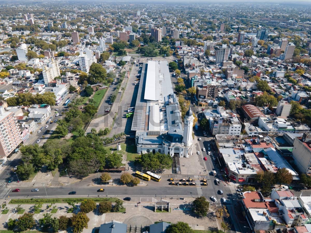 Foto de Venta Importante Terreno de 1200 m2 PB +8 pisos Luis Agote, imagen 1