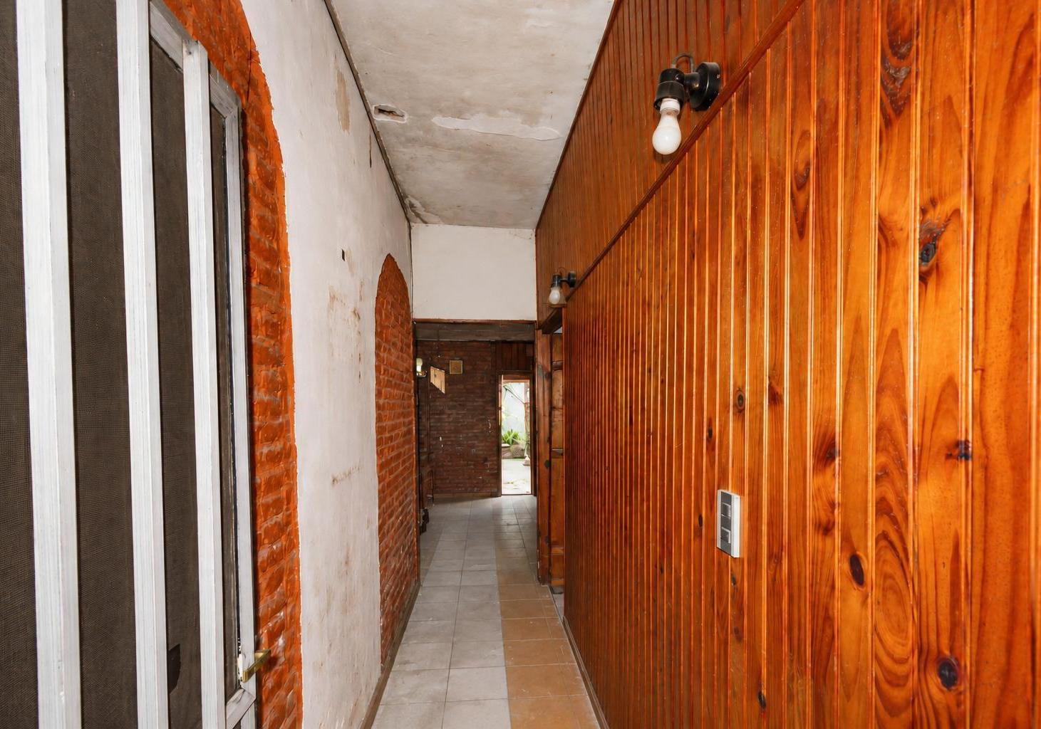 Foto de VENTA CASA A RECICLAR, TRES DORMITORIOS, GARAGE, PATIO, BARRIO LUDUEÑA, imagen 5