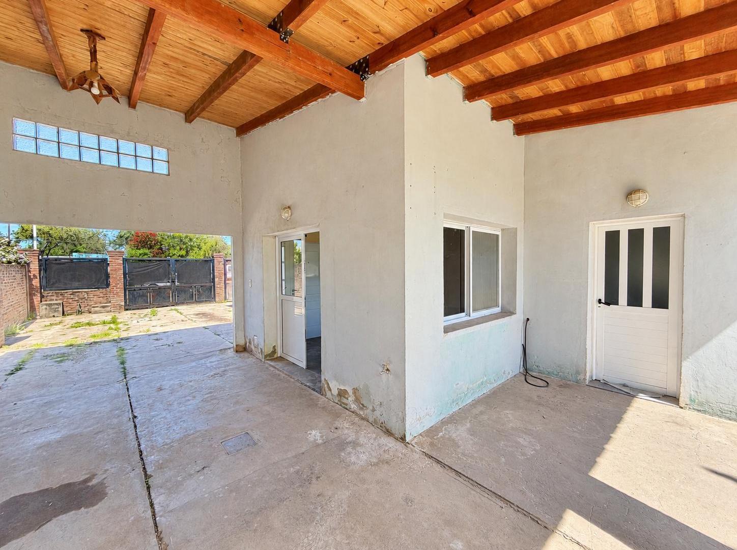 Foto de VENTA CASA, 3 DORMITORIOS, GARAGE, PATIO, QUINCHO, ÁLVAREZ, SANTA FE., imagen 5