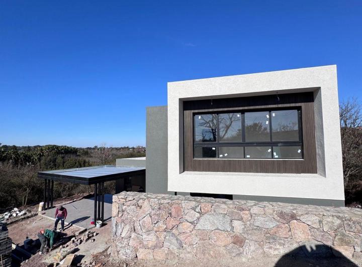 CASA PREMIUM EN VENTA • BARRIO ESTANCIA Q2 • APTO CREDITO  1
