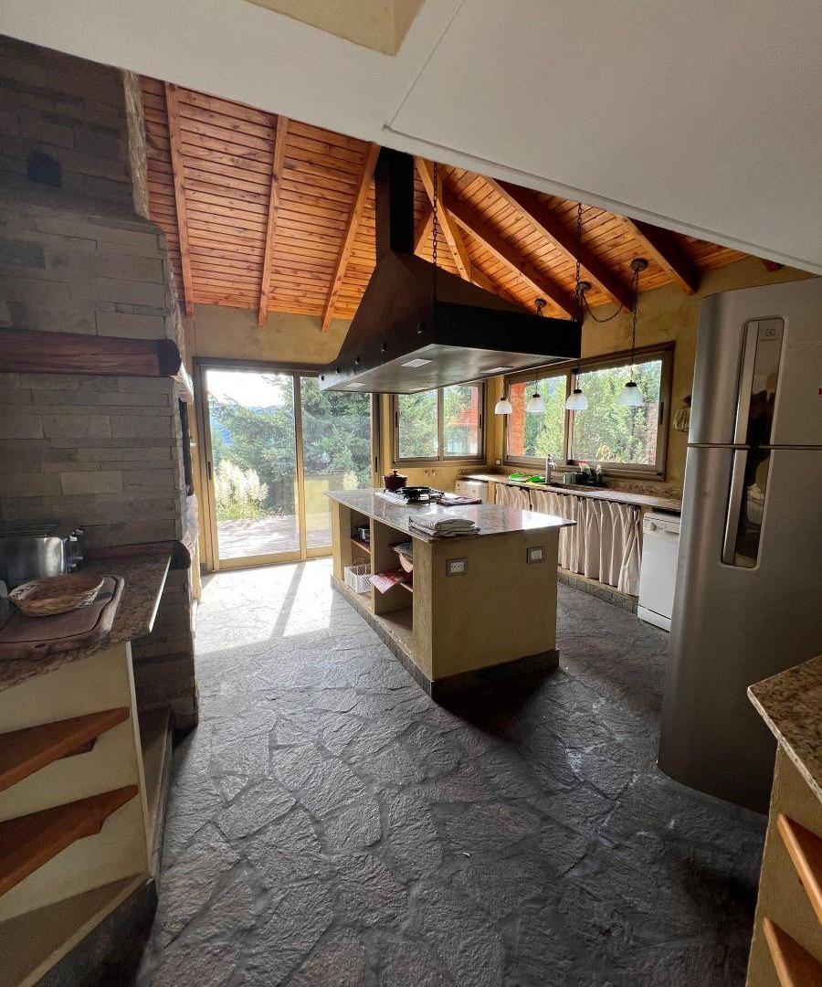 Foto de Casa premium 400 m² · 4 dorm + 2 suites · Lote 2.570 m² · Estancia Los, imagen 3