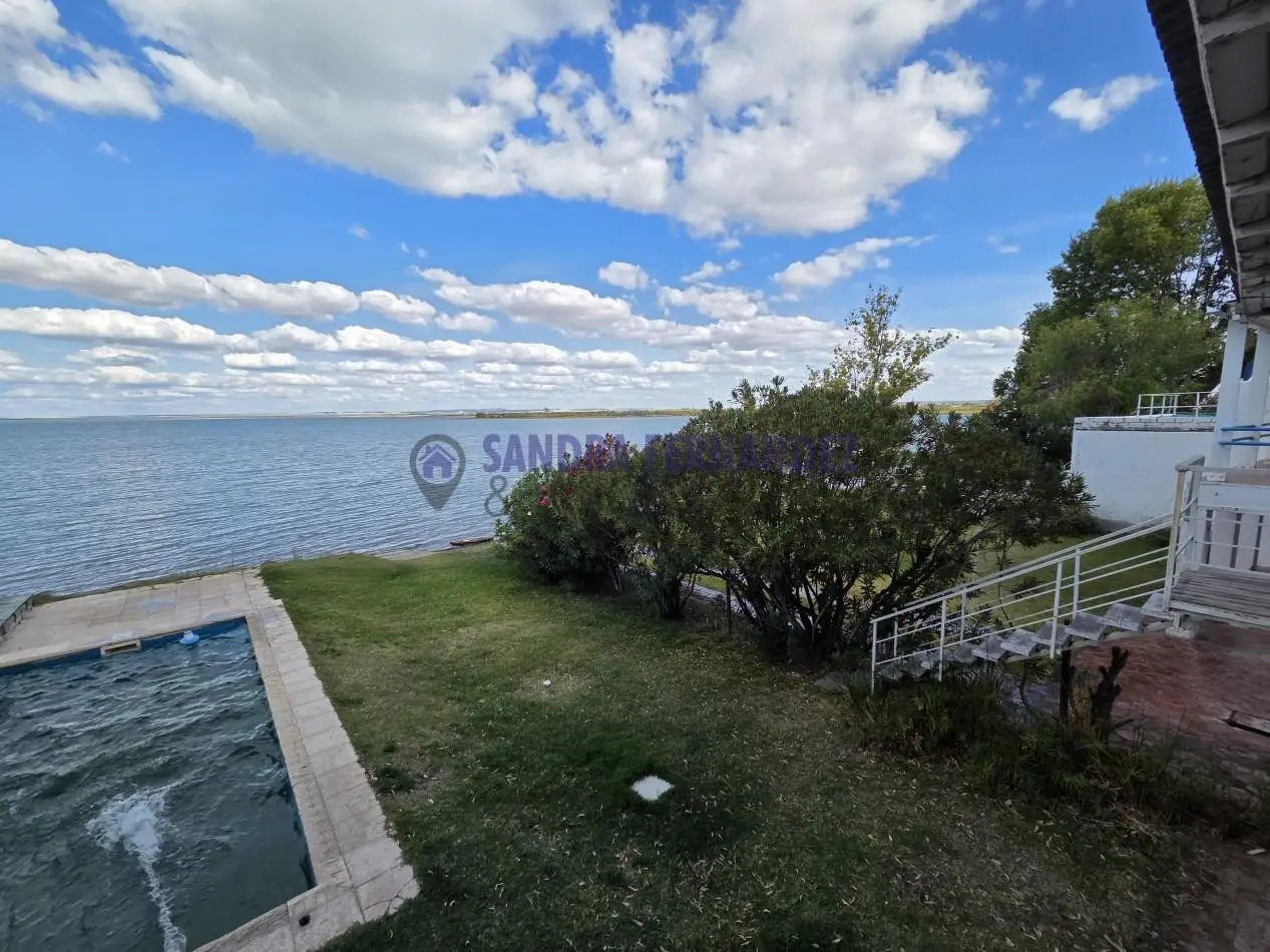 Rio Negro Cinco Saltos Lago Pellegrini Casa 2 dormitorios amoblada con vista al Lago 1