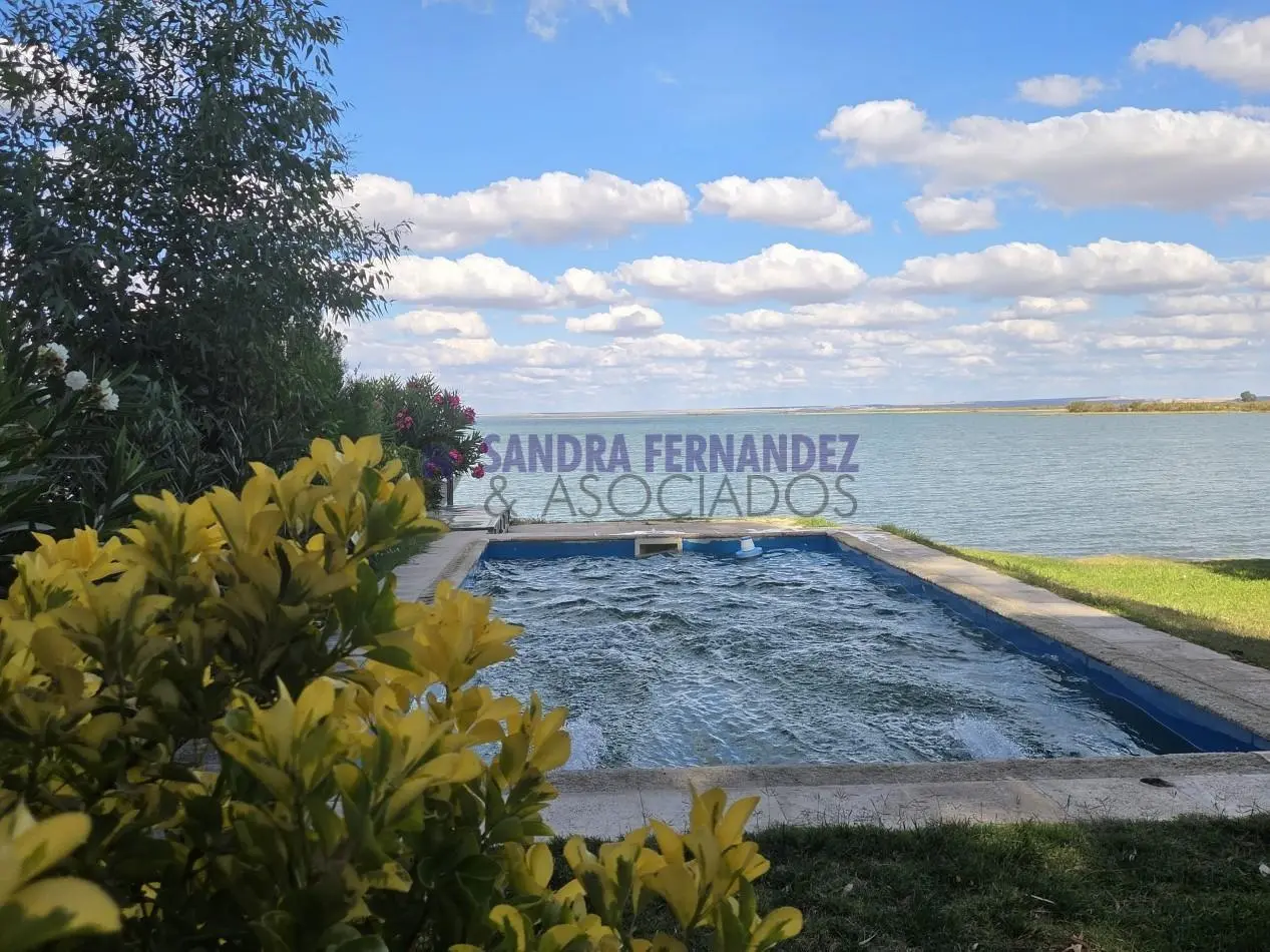 Rio Negro Cinco Saltos Lago Pellegrini Casa 2 dormitorios amoblada con vista al Lago 4