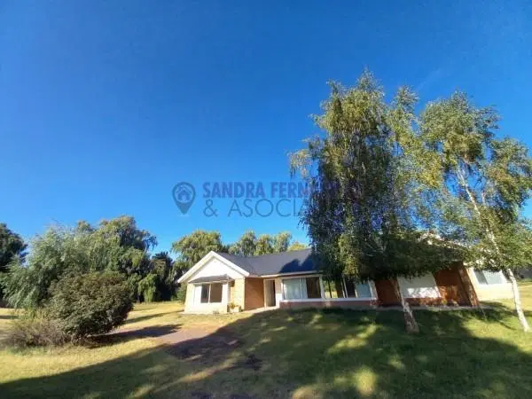 Neuquen. Alquiler Casa 4 dormitorios (suite) Zona Rio Neuquen. Puente Cipolletti-Neuquen 2