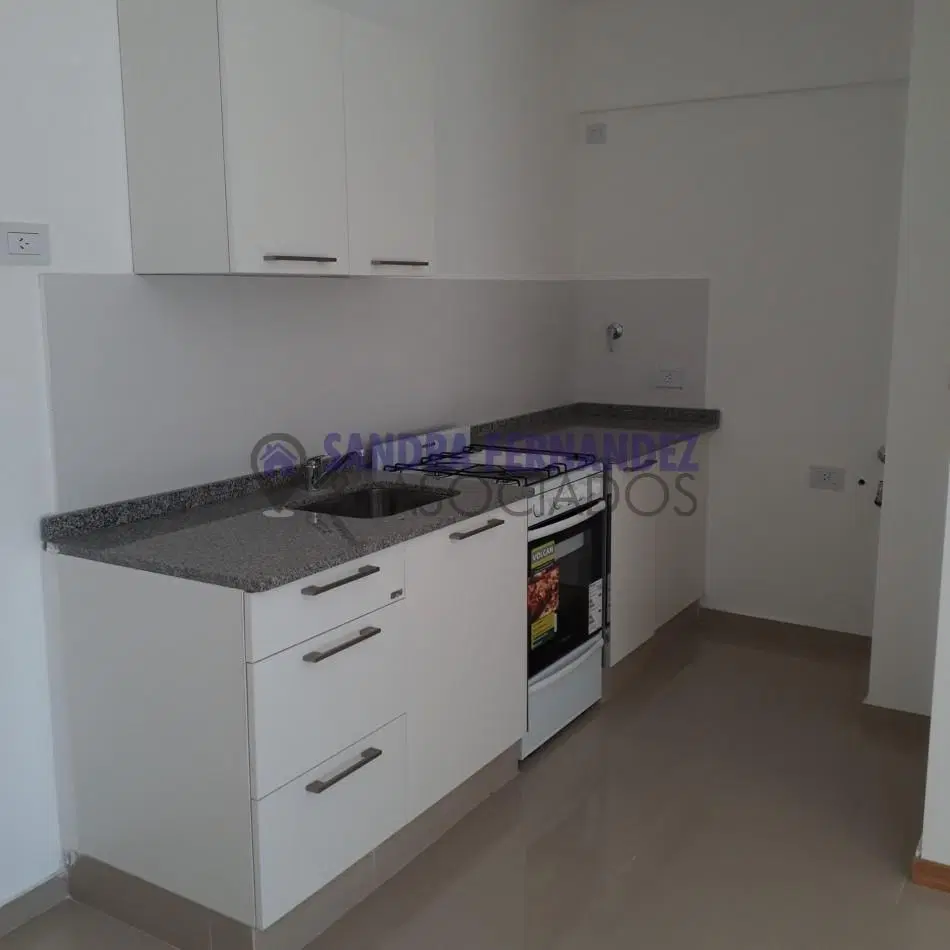 Neuquen Venta Departamento sin cochera centro de la ciudad de Neuquen. Cercano a Universidad del Com 3