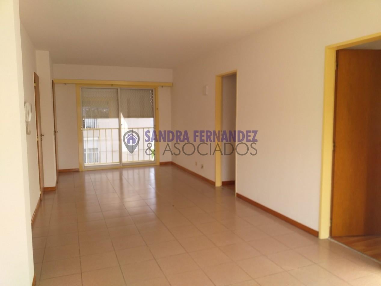 Foto de Neuquen. Alquiler. Departamento 2 dormitorios con cochera Zona, imagen 4