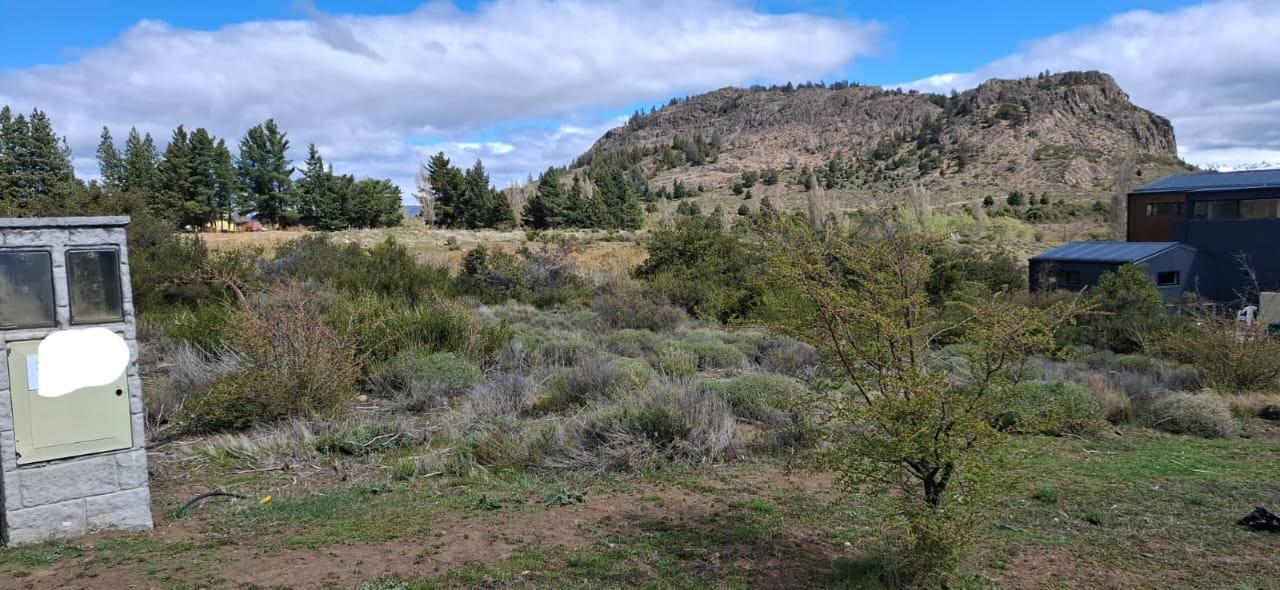 Muy lindo terreno en Barrancas de Dina Huapi con vista al lago