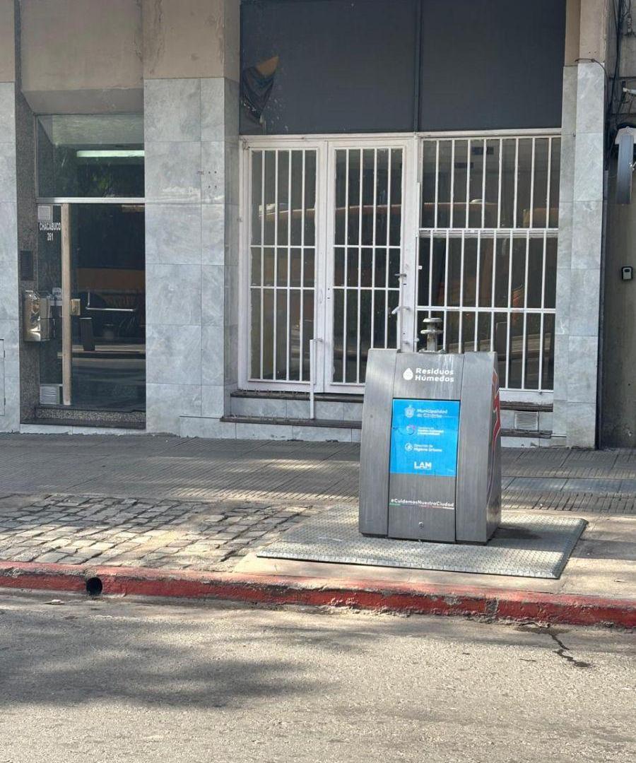 ALQUILO LOCAL COMERCIAL EN BV CHACABUCO AL 200