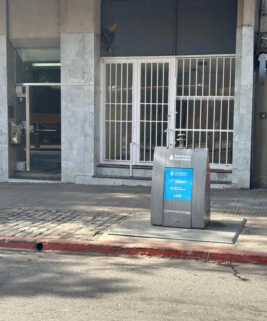 ALQUILO LOCAL COMERCIAL EN BV CHACABUCO AL 200 1